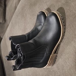 Maurices Chelsea Boot